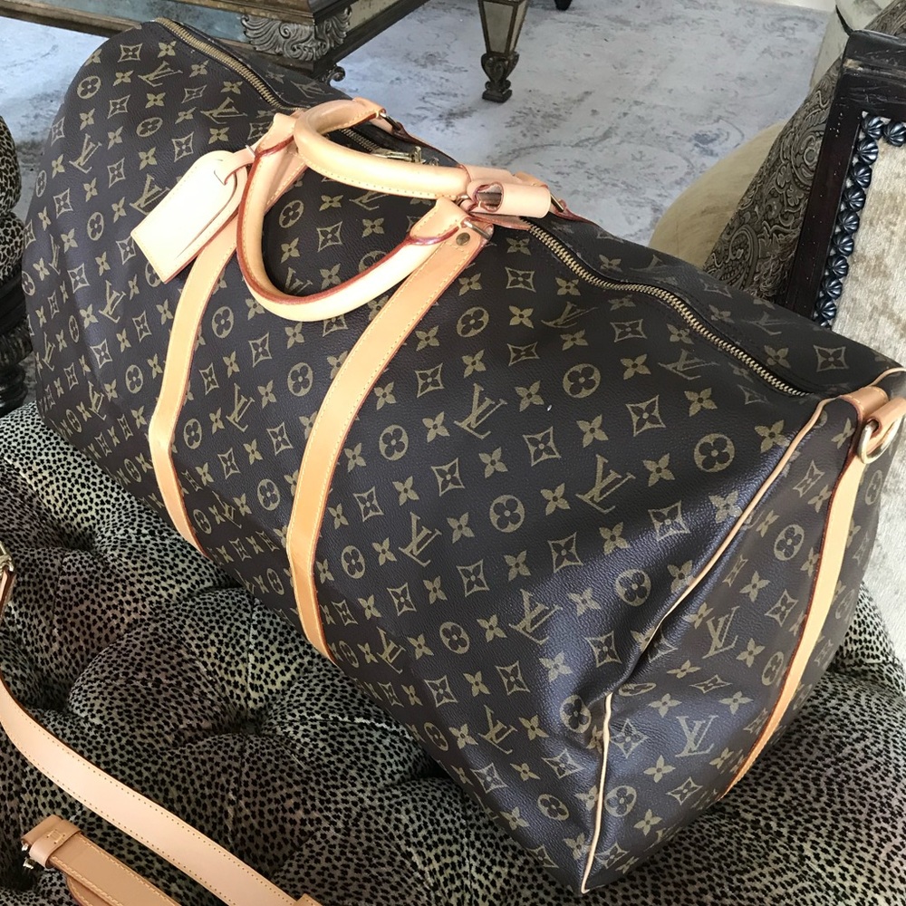 Gorgeous Louis Vuitton Keepall 60 Bandolier Travel Bag